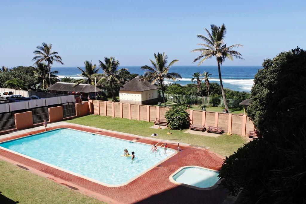 Silver Dolphin Holidays Apartamento Amanzimtoti Exterior foto