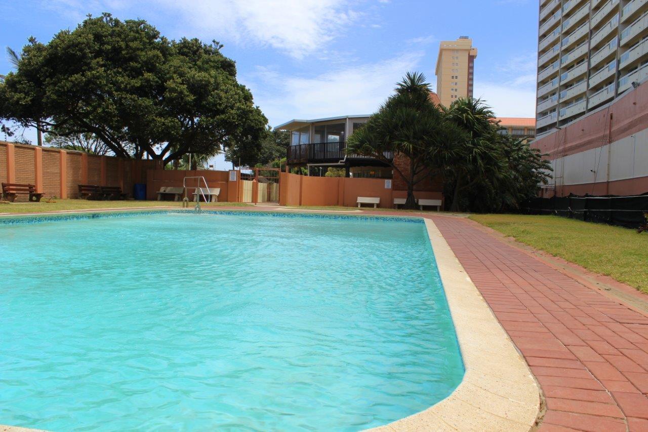 Silver Dolphin Holidays Apartamento Amanzimtoti Exterior foto