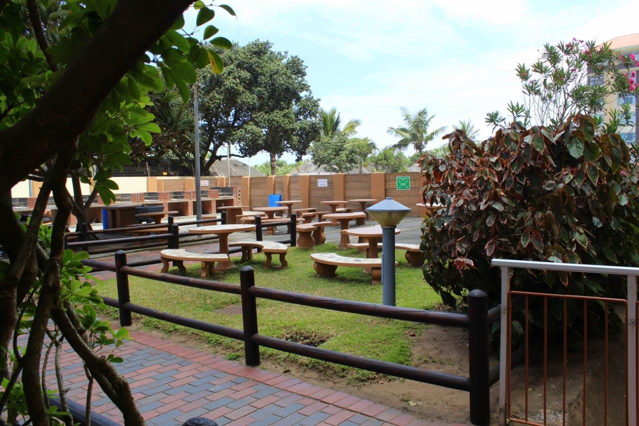 Silver Dolphin Holidays Apartamento Amanzimtoti Exterior foto