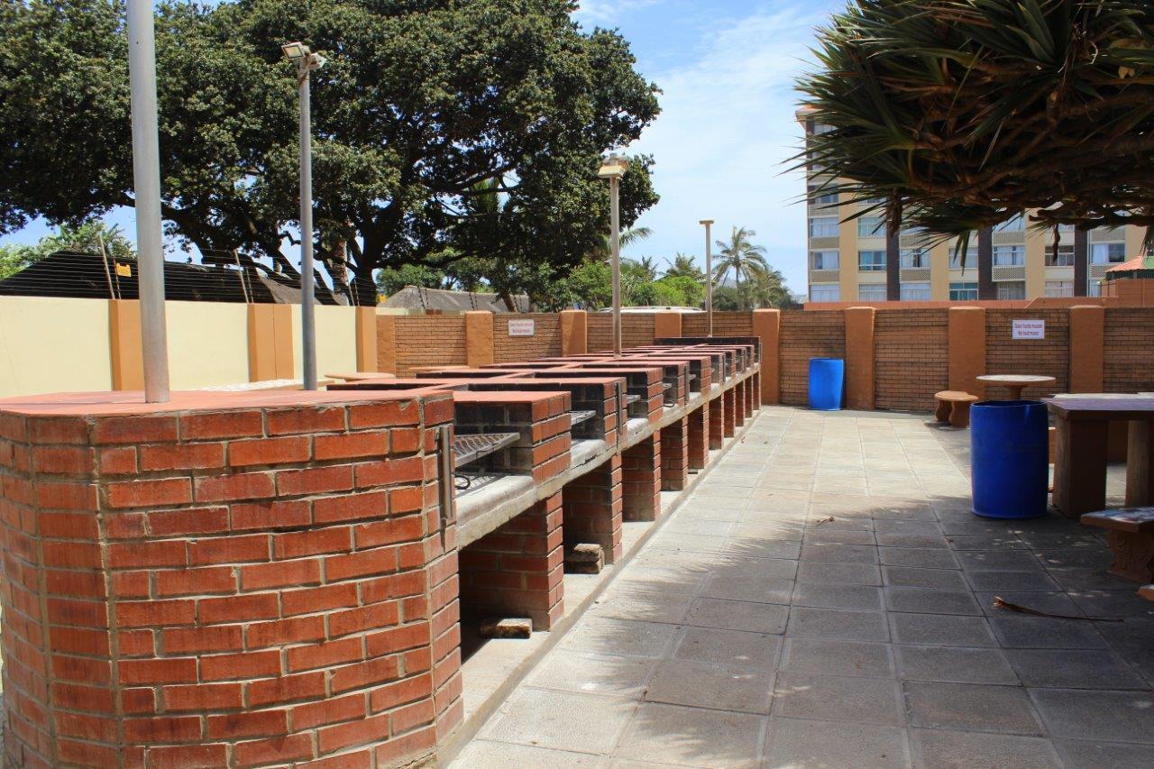 Silver Dolphin Holidays Apartamento Amanzimtoti Exterior foto